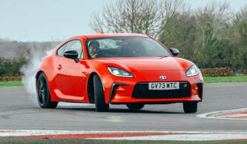 Toyota GR86 front track