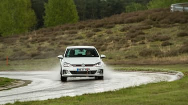 VW Golf GTI – tyre test