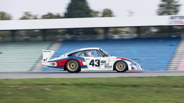 Porsche 935 - profile