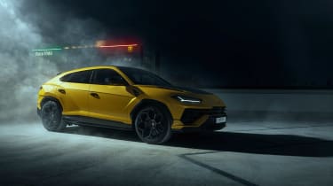 Lamborghini Urus Performante – yellow dark side