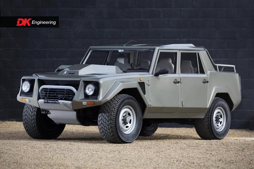 Just looking – Lamborghini LM 002 | evo