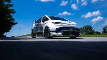 Ford Pro Electric SuperVan – front tracking