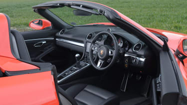 Porsche 718 Boxster S – cabin