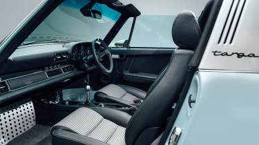 Theon Design Porsche 911 Targa – interior