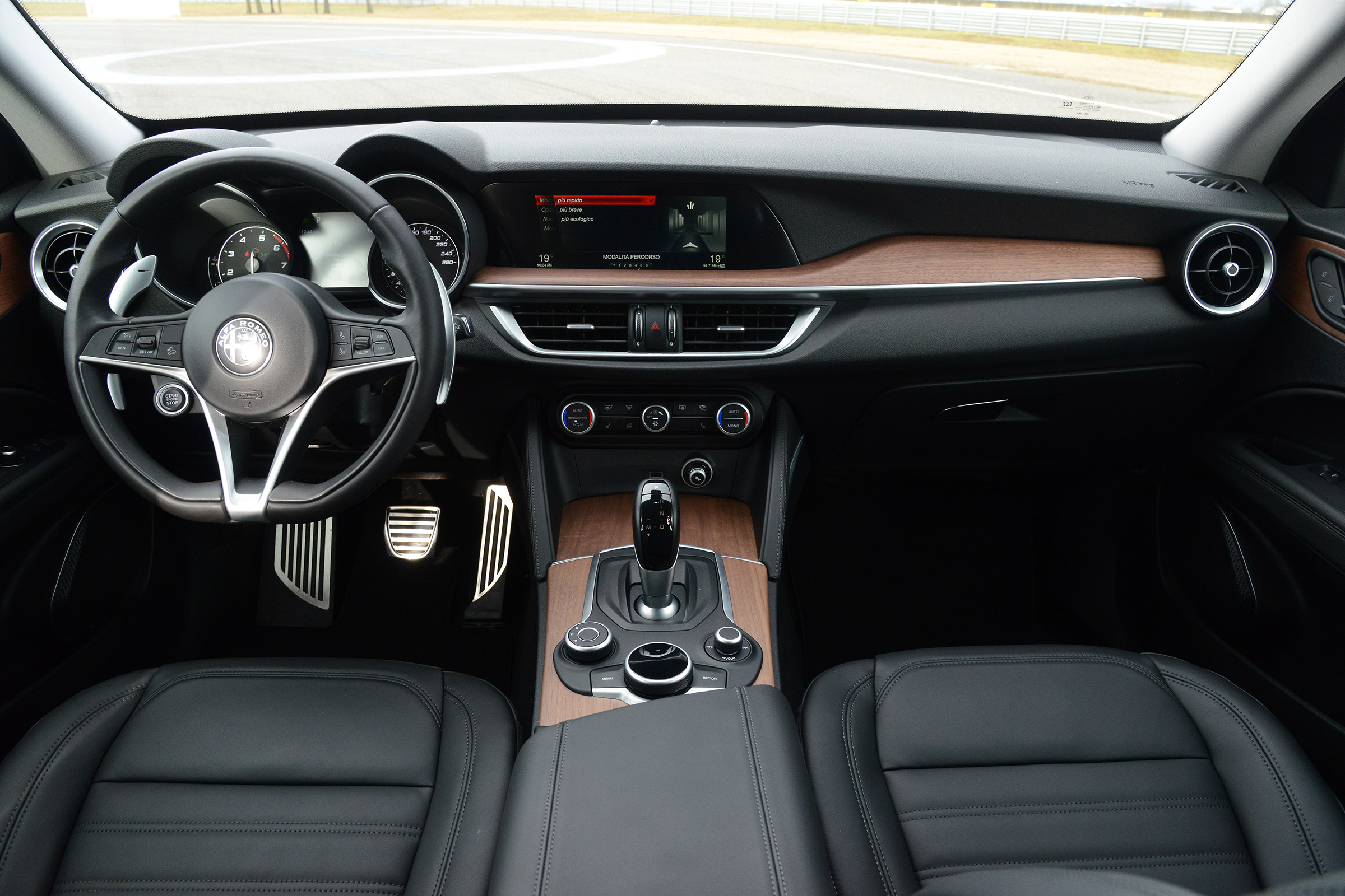 Tick neck prepare Alfa Romeo Stelvio review - interior and tech | evo