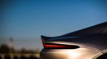 Aston Martin Vantage - silver static tail