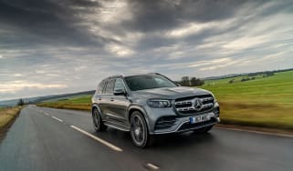 Mercedes GLS400d UK drive - front tracking