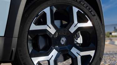 Renault 4 wheels