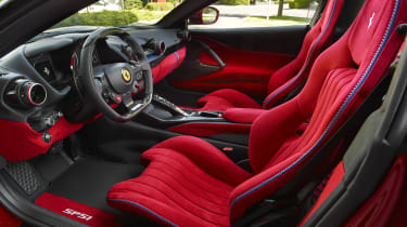 Ferrari SP51 – int