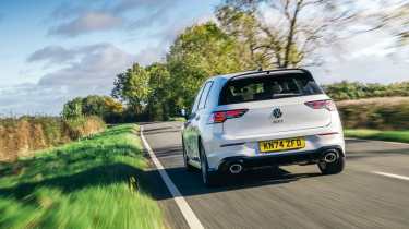 Volkswagen Golf GTI v Golf R 