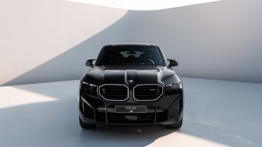 BMW XM Black – front