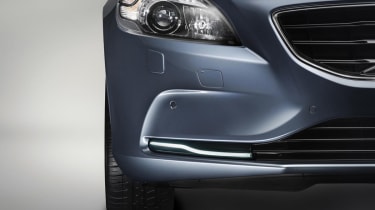 New Volvo V40 revealed