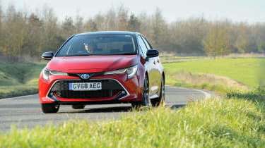 Toyota Corolla hybrid 2019 review - turn