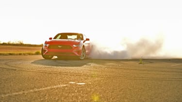 UHP tyre test Conti7 – smoke