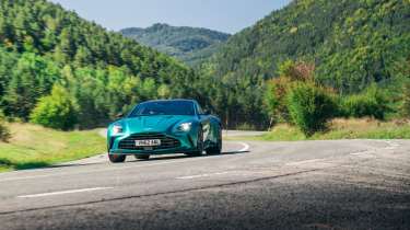 2025 Aston Martin Vantage front
