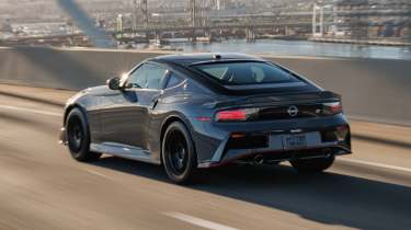 Nissan Z Nismo manual