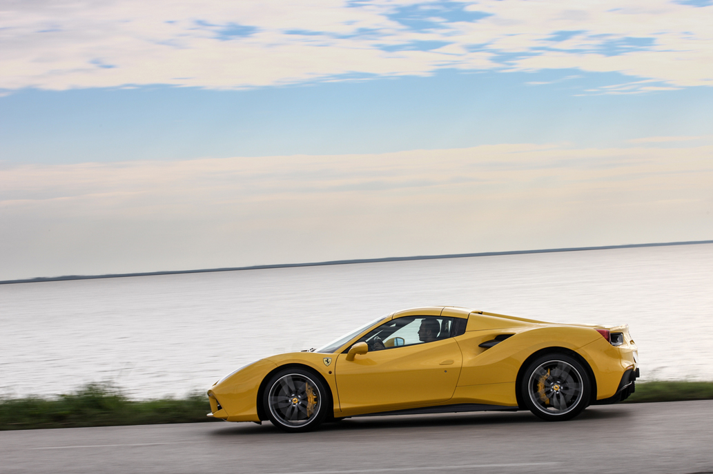 Ferrari 488 Spider Review Performance Specs And 0 60 Time