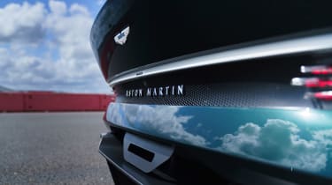 Aston Martin Victor – rear lights