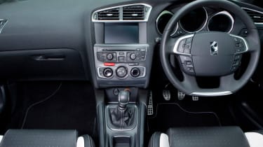 Citroen DS4 interior dashboard steering wheel