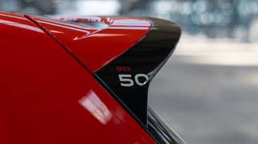 Volkswagen Golf GTI Edition 50 – wing