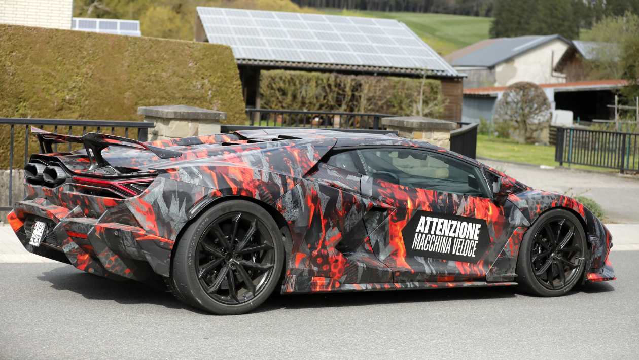 Lamborghini%20Revuelto%20SV%20spies-5.jpg