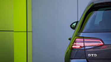 2017 Volkswagen Golf GTD - Rear light