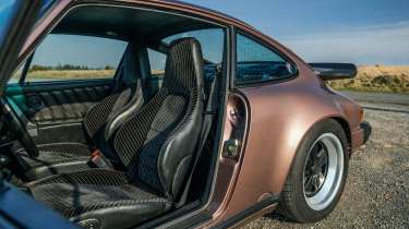 Porsche 911 3.2 Carrera interior