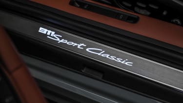 Porsche 911 Sport Classic – studio sills