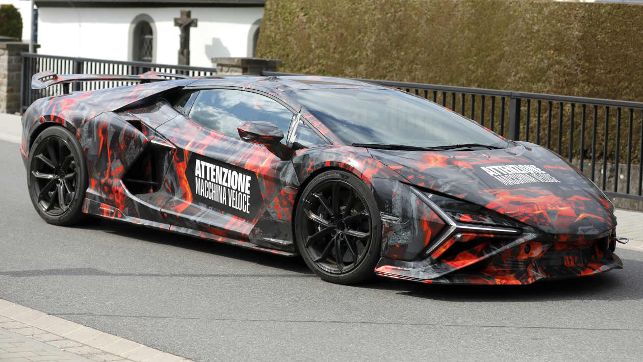 Lamborghini%20Revuelto%20SV%20spies-4.jpg