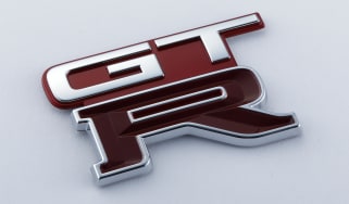 Nissan GT-R emblem