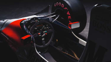 McLaren MP4/5B interior