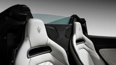 Maserati MC20 Cielo – rear seats