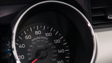 Ford Mustang GT - Dials