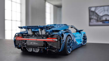 Bugatti Lego header rear wing
