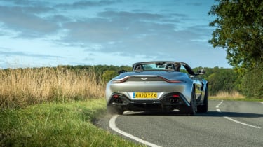Aston Martin Vantage Roadster – action