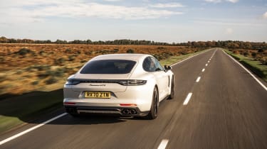 Porsche Panamera GTS – rear tracking