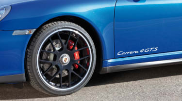 Porsche 911 Carrera 4 GTS news and pictures