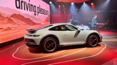 Porsche 911 Dakar live – green