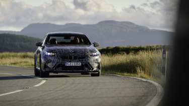 G90 BMW M5 prototype
