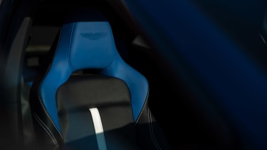 Aston Martin DBX707 – front seats