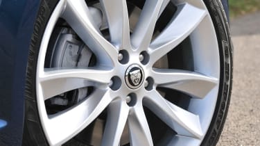 Jaguar XF Sportbrake Diesel S alloy wheel