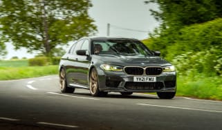 BMW M5 CS – front cornering