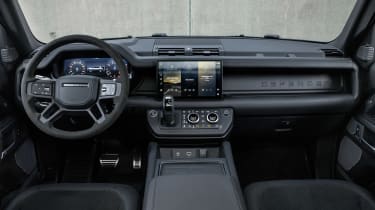 Land Rover Defender 90 V8 – interior