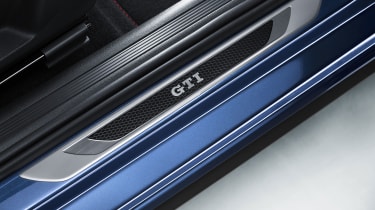 2018 VW Polo GTI – Sill plate