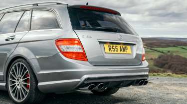S204 Mercedes-Benz C63 AMG