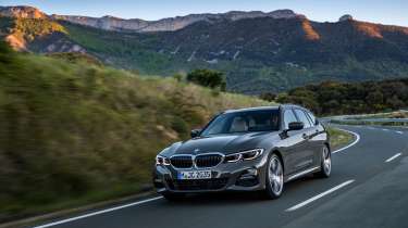BMW 3-series Touring 2019 - front quarter