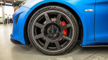Alpine A110R – front wheel
