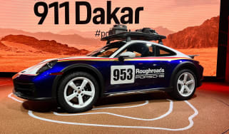 Porsche 911 Dakar live – side