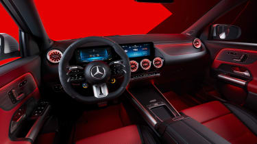 Mercedes-AMG GLA35 - interior