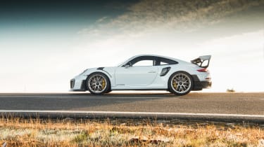 Porsche 911 GT2 RS - profile